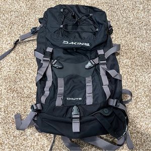 Dakine Chute Technical backpack. Black